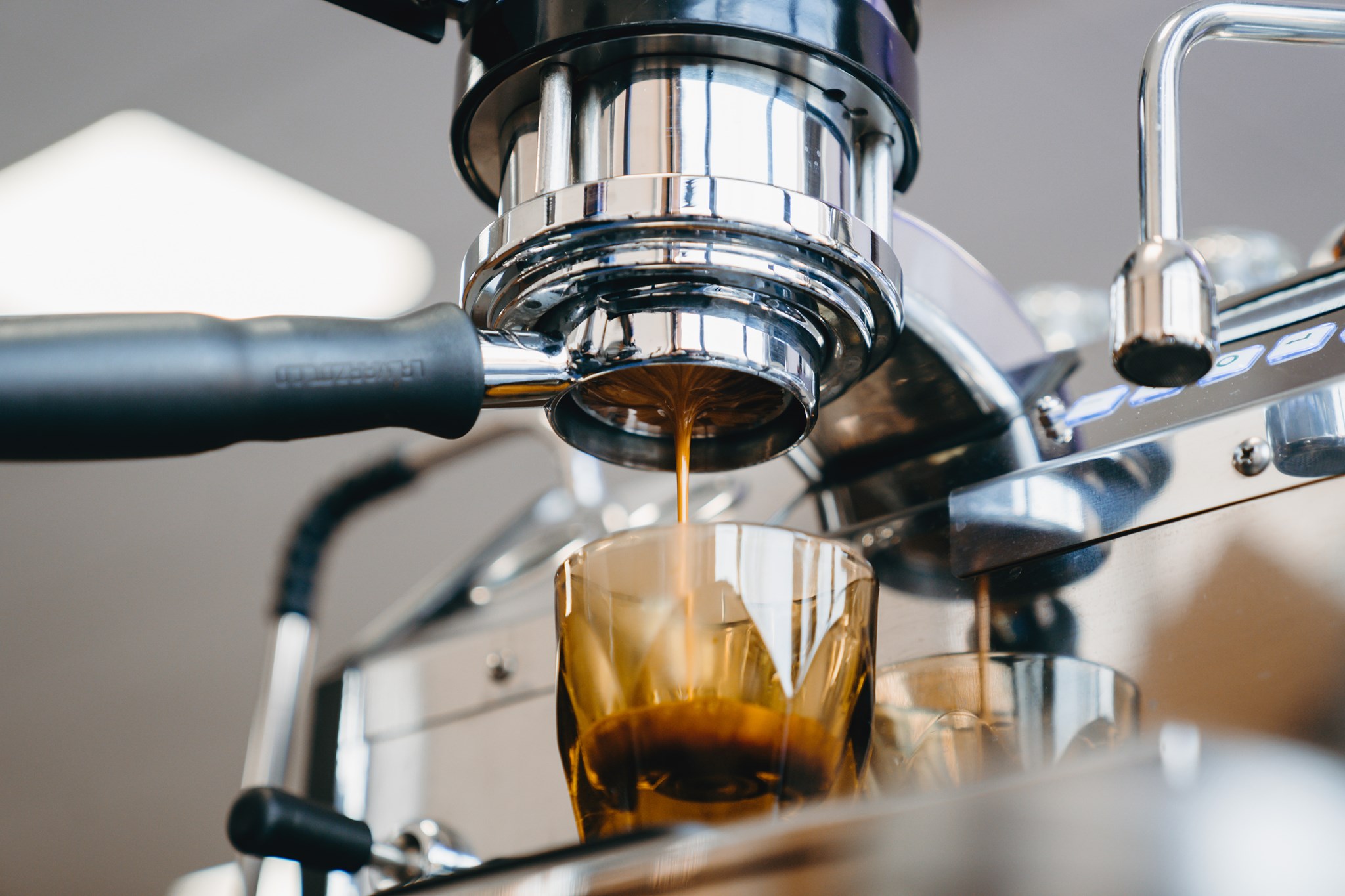 Does Stronger Darker Coffee Have More Caffeine? Seven Corners Coffee